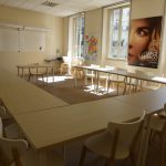 Une salle de classe dans notre école proche de Notre-Dame
