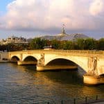 Un pont dans Paris