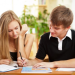2 étudiants