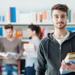 Un étudiant en cours de français général