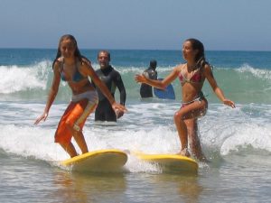 Cours de surf avec notre partenaire